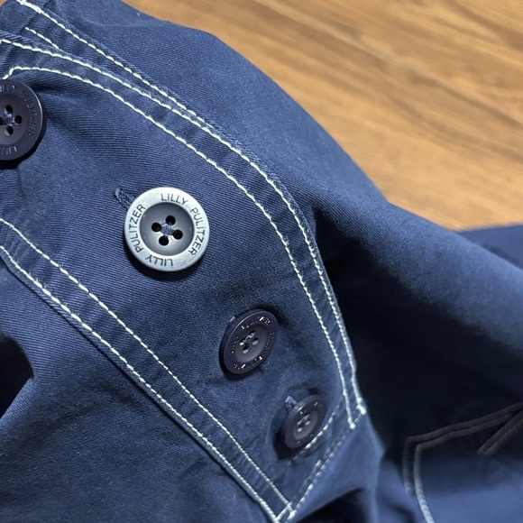 🔥🔥🔥Lilly Pulitzer Blue Utility Jacket with Hood Size: Medium🔥🔥🔥 - Picture 6 of 7